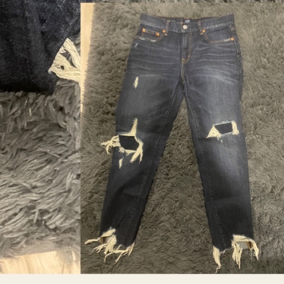 GAP distressed boyfriend jeans, size 25R - Picture 2 of 2